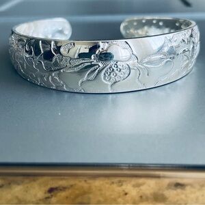 Vintage Flowers Textured Sterling Silver Chinese Japanese Floral Cuff Br…